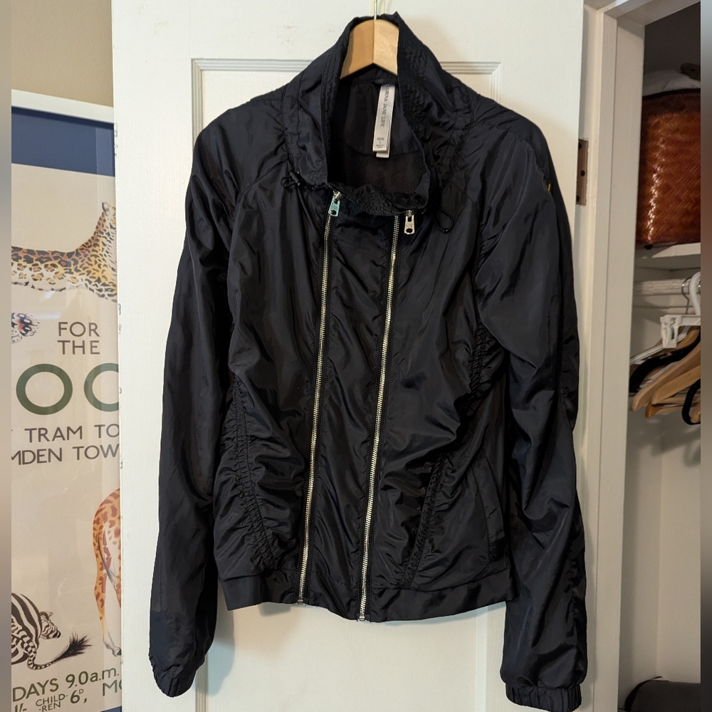 Lorna Jane Women's Authentic Active Canyon Jacket size large
